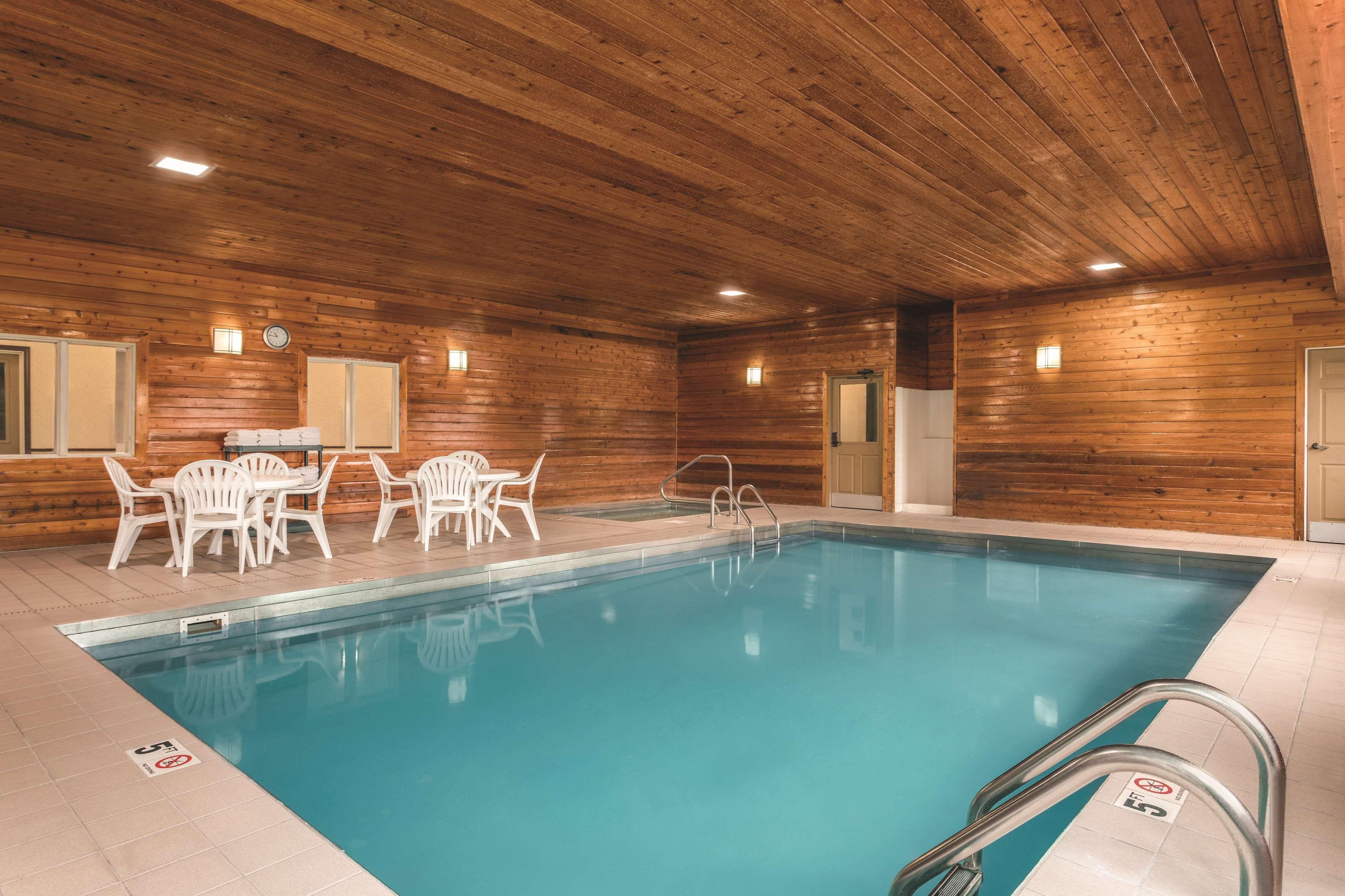 Country Inn & Suites By Radisson, Dakota Dunes, Sd Kültér fotó